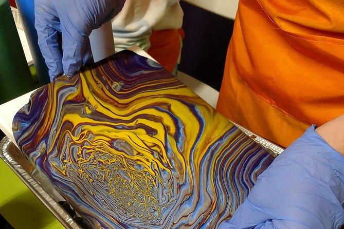Acrylic Pour Painting Class in Estes Park, Colorado - Inside the One-Hour Session: Techniques, Color Choices, and Your Pour