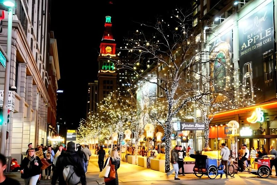 Denver: Holiday Lights & Sights Bus Tour - Union Station and the thousands-of-lights effect