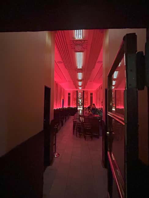 Denver: Mile High Hauntings Walking Tour - Where the tour begins: House of Mirrors to your first spooky street