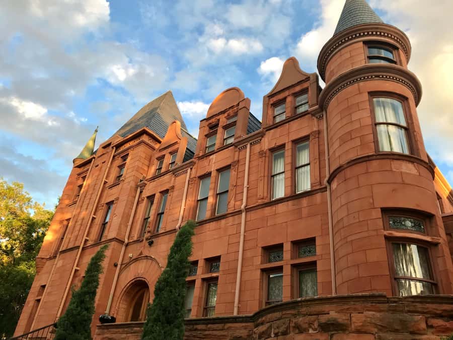 Denver: Twilight Ghost Walking Tour - Meeting point at Archer Tower Apartments: start where the stories begin