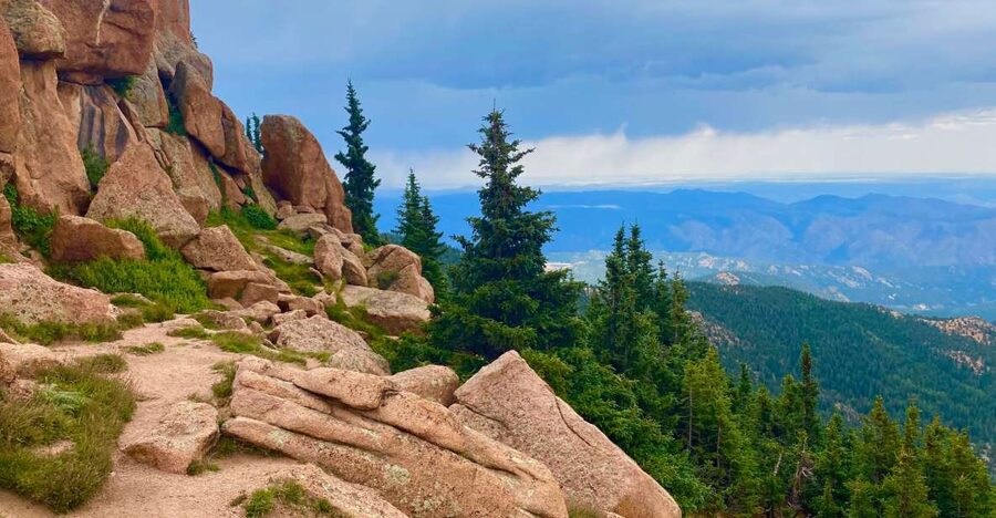 From Denver: Pikes Peak and Garden of the Gods Guided Tour - Garden of the Gods: Balanced Rock, Kissing Camels, and Fast Photo Wins