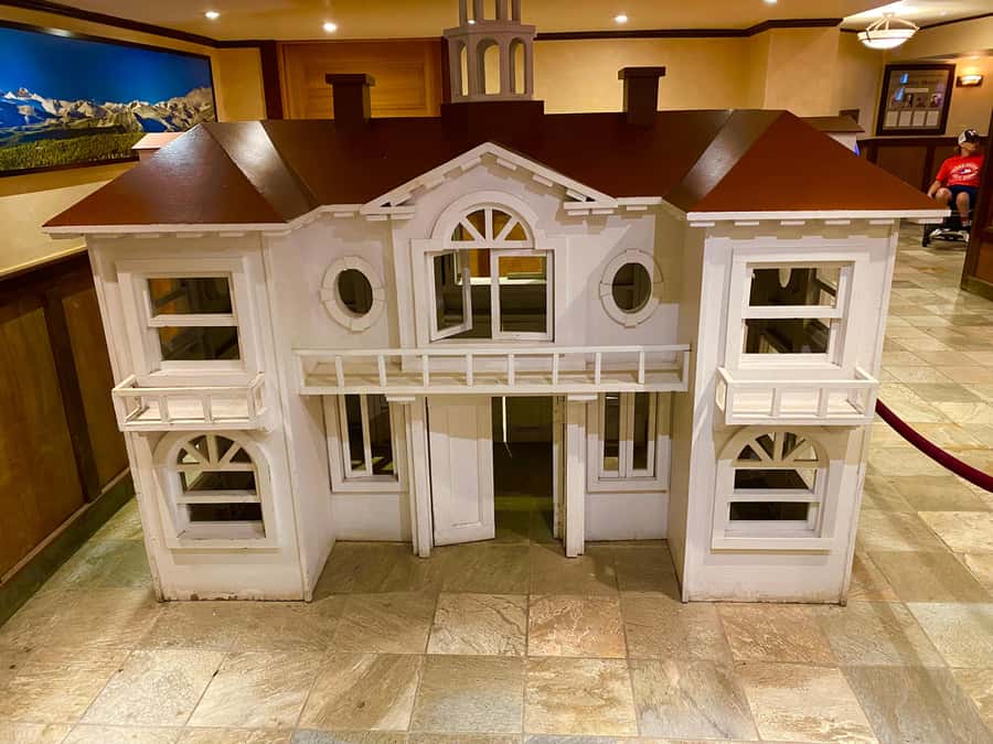 From Denver: Rocky Mountain National Park Day Trip and Lunch - Stanley Hotel stop: The Shining factor without needing a horror binge
