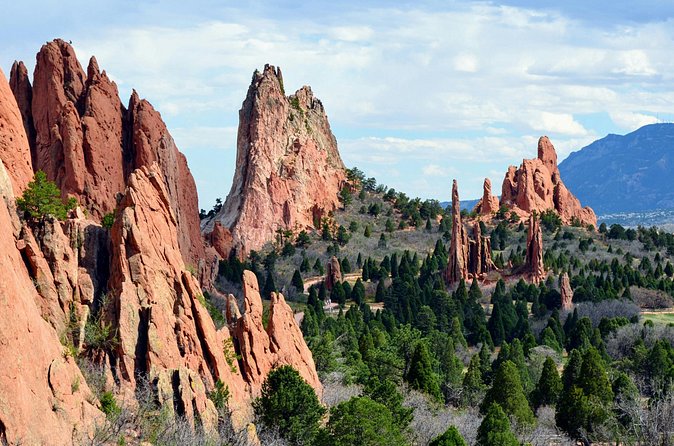Private Pikes Peak COG Railway, Manitou & Garden of the Gods - Manitou Springs break: a free, flexible hour for lunch and browsing
