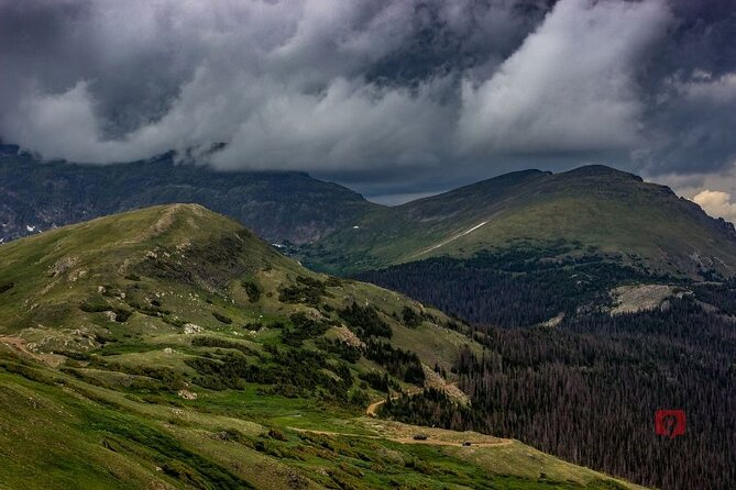 Self-Guided Audio Driving Tour in Rocky Mountain National Park - Estes Park: the gateway town break that keeps things grounded