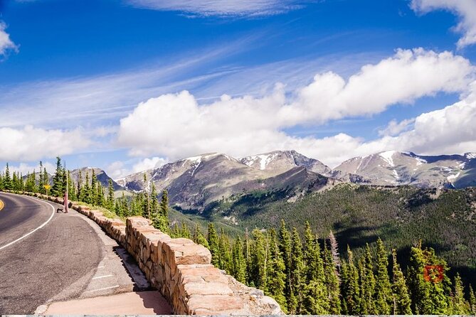 Self-Guided Audio Driving Tour in Rocky Mountain National Park - Many Parks Curve Overlook: the glacier story behind the view