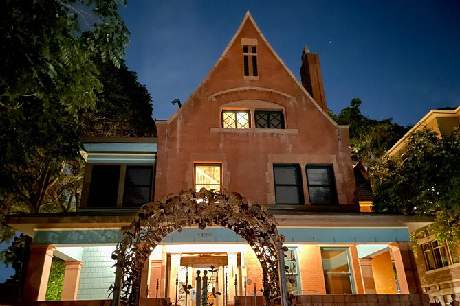 Twilight Ghost Tour - Getting Oriented at Sherman Street Before the Scares