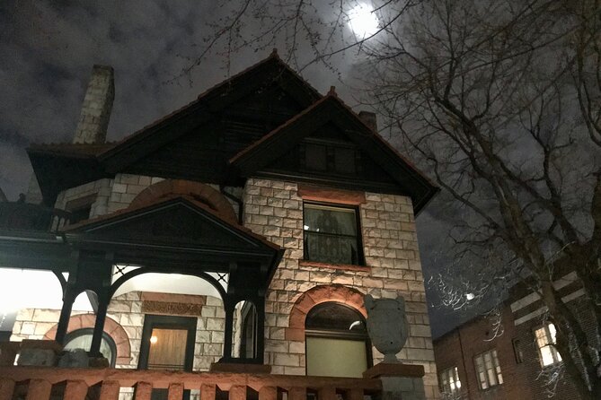 Twilight Ghost Tour - Pennborough and Capitol Hill Mansion Bed & Breakfast: Victorian Intrigue and Night Lighting